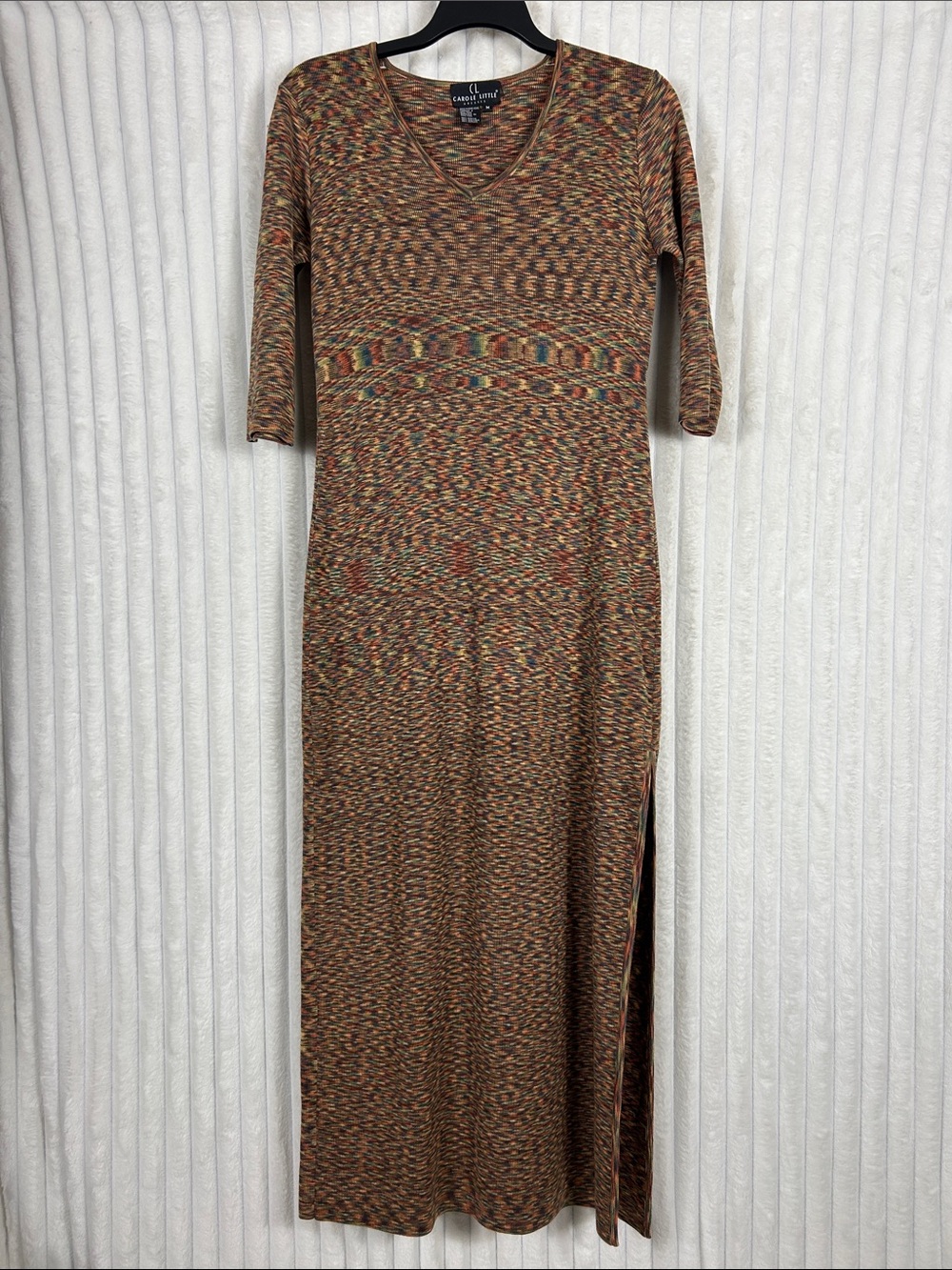Vtg Carole Little multicolor knit maxi dress featuring a V-neck, 3/4 sleeve M